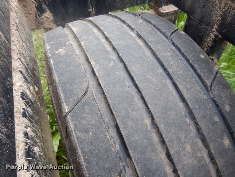 image for item DG5979 Farm King BM2400 bale carrier