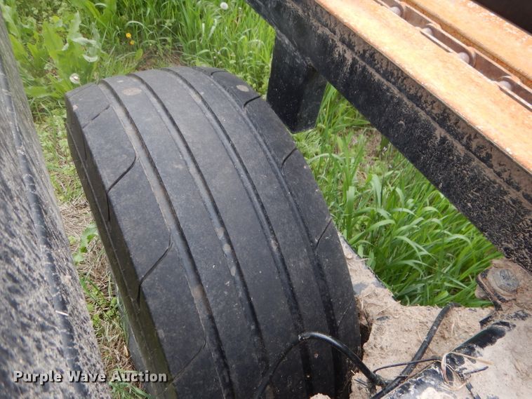 image for item DG5979 Farm King BM2400 bale carrier