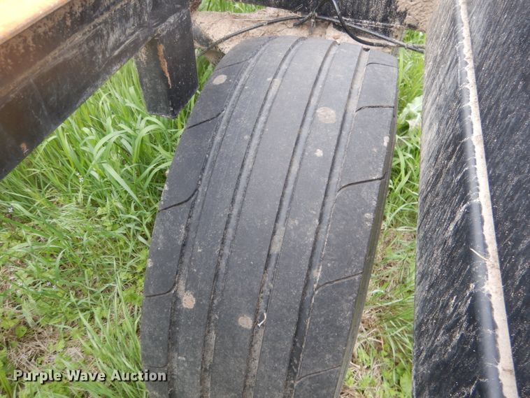 image for item DG5979 Farm King BM2400 bale carrier