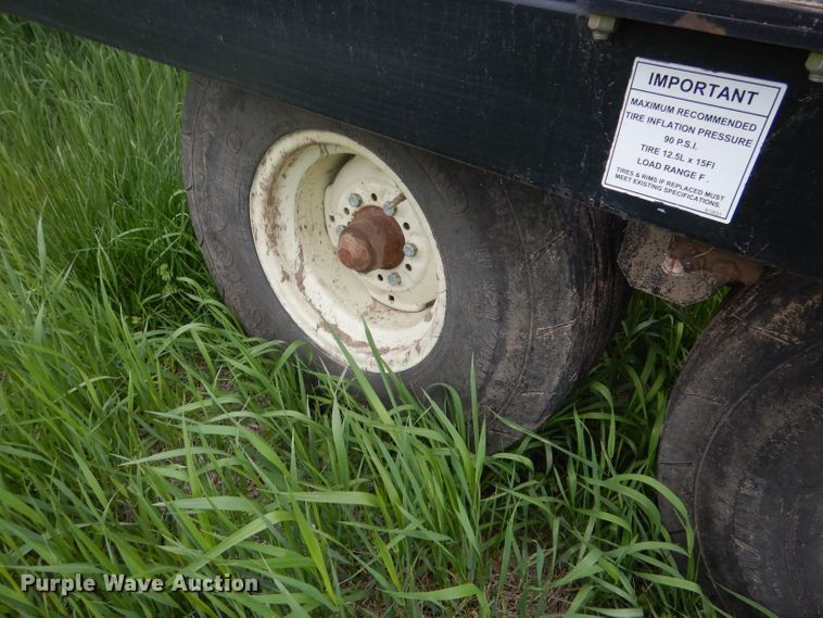 image for item DG5979 Farm King BM2400 bale carrier