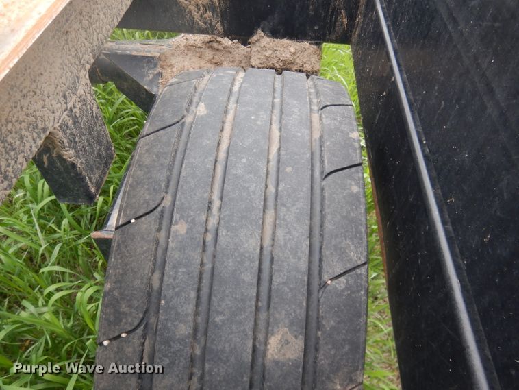 image for item DG5979 Farm King BM2400 bale carrier