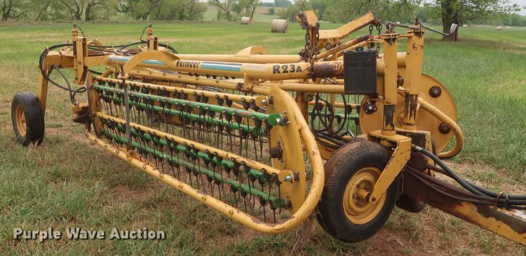 image for item DH0894 2002 Vermeer R23A hay rake