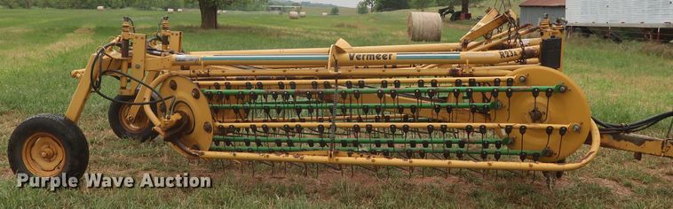 image for item DH0894 2002 Vermeer R23A hay rake