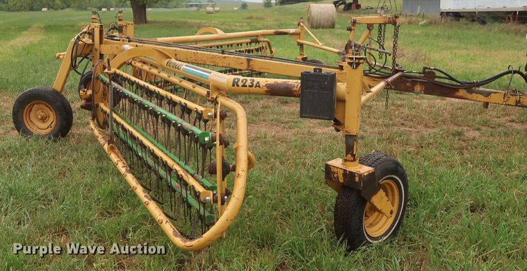 image for item DH0894 2002 Vermeer R23A hay rake