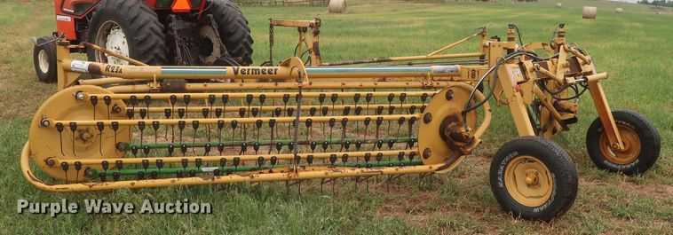 image for item DH0894 2002 Vermeer R23A hay rake