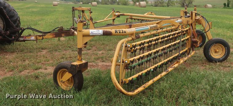 image for item DH0894 2002 Vermeer R23A hay rake