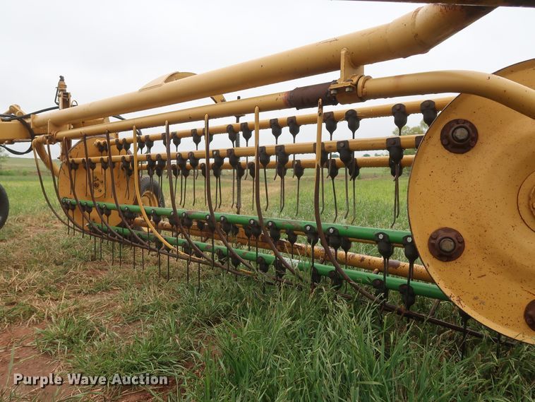 image for item DH0894 2002 Vermeer R23A hay rake