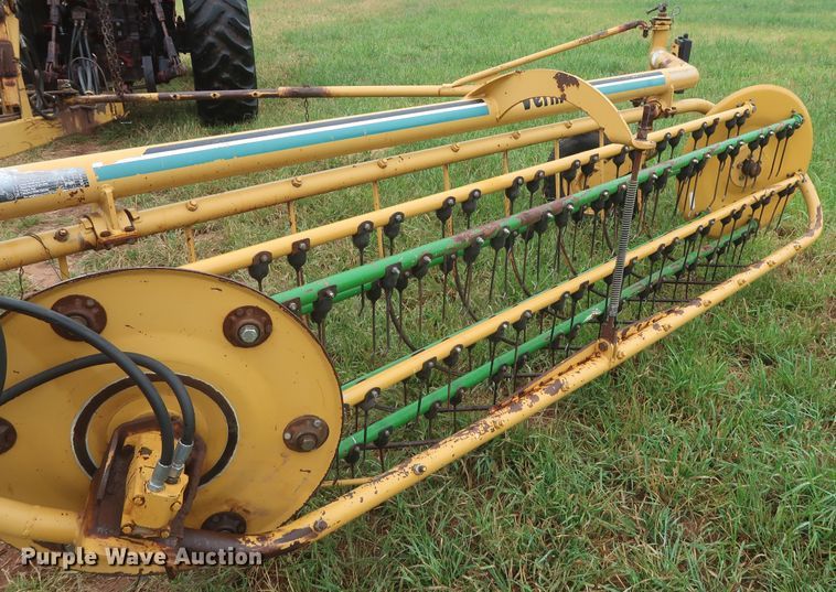 image for item DH0894 2002 Vermeer R23A hay rake