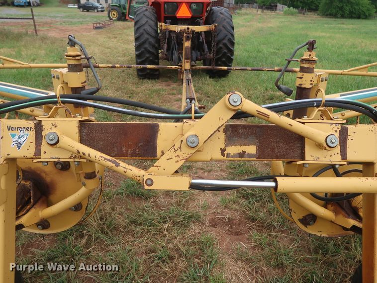 image for item DH0894 2002 Vermeer R23A hay rake