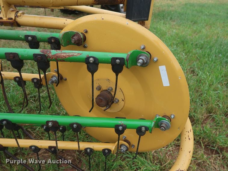 image for item DH0894 2002 Vermeer R23A hay rake