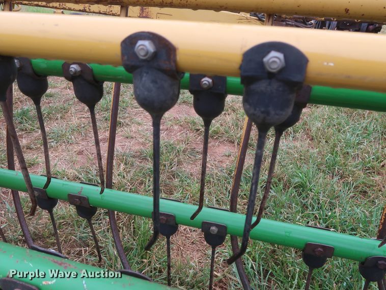 image for item DH0894 2002 Vermeer R23A hay rake