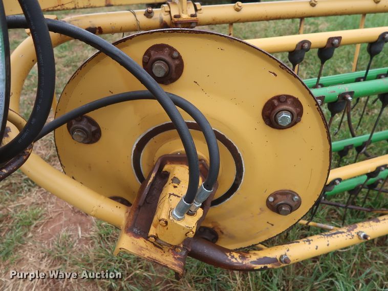 image for item DH0894 2002 Vermeer R23A hay rake