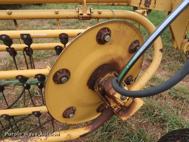 image for item DH0894 2002 Vermeer R23A hay rake