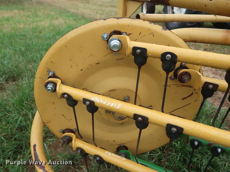image for item DH0894 2002 Vermeer R23A hay rake