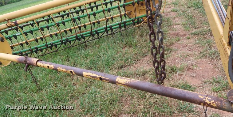 image for item DH0894 2002 Vermeer R23A hay rake