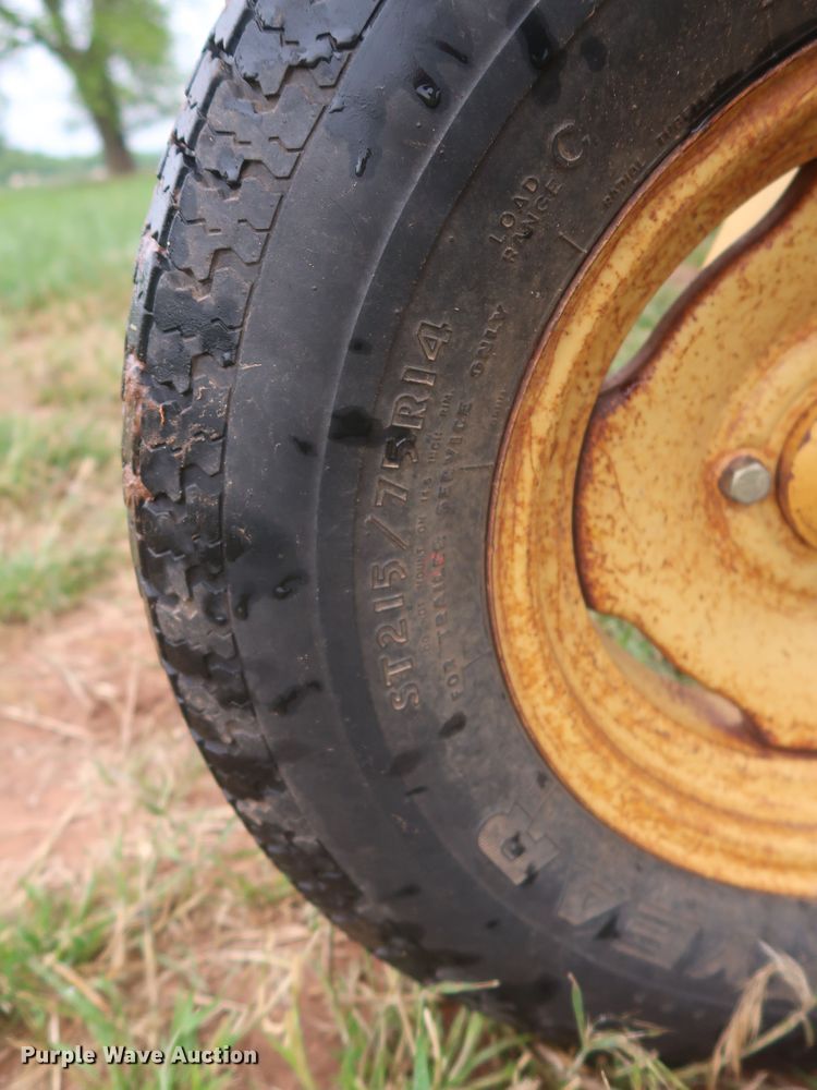 image for item DH0894 2002 Vermeer R23A hay rake