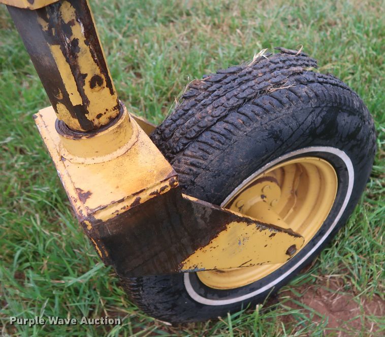 image for item DH0894 2002 Vermeer R23A hay rake