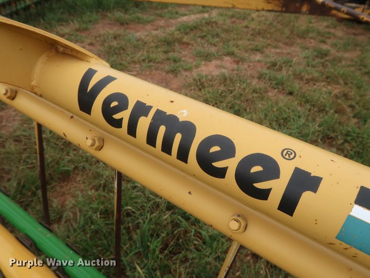 image for item DH0894 2002 Vermeer R23A hay rake