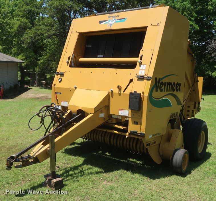 image for item DH0918 2006 Vermeer 605M round baler