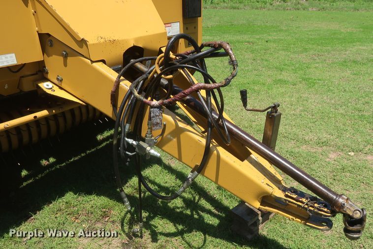 image for item DH0918 2006 Vermeer 605M round baler