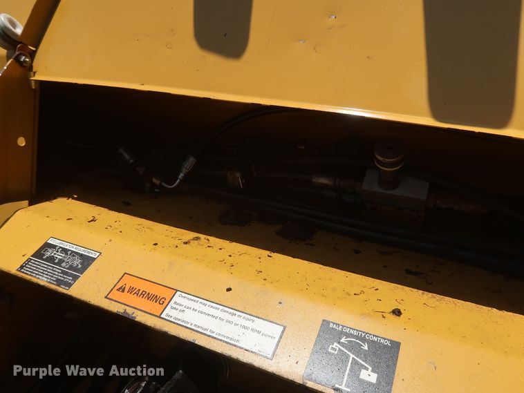 image for item DH0918 2006 Vermeer 605M round baler