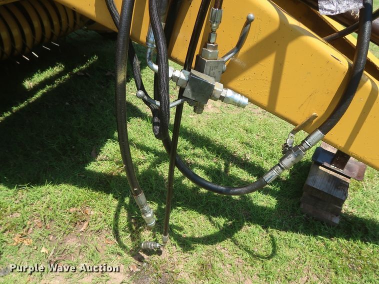 image for item DH0918 2006 Vermeer 605M round baler