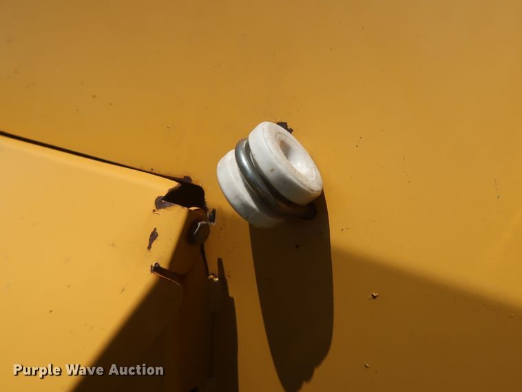 image for item DH0918 2006 Vermeer 605M round baler