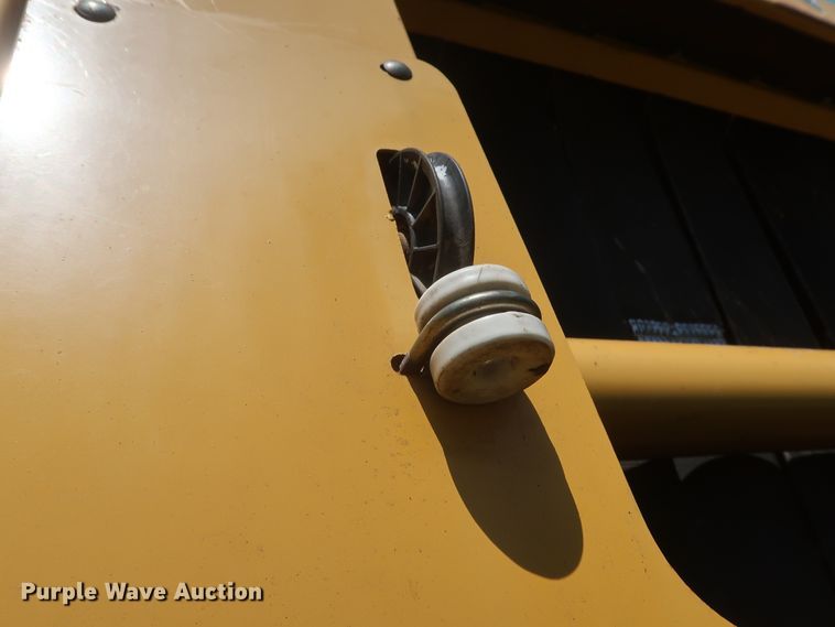 image for item DH0918 2006 Vermeer 605M round baler