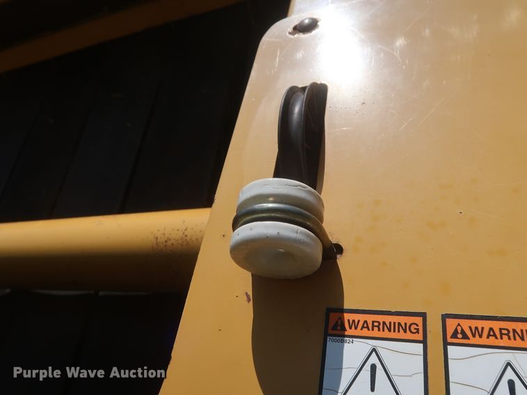 image for item DH0918 2006 Vermeer 605M round baler