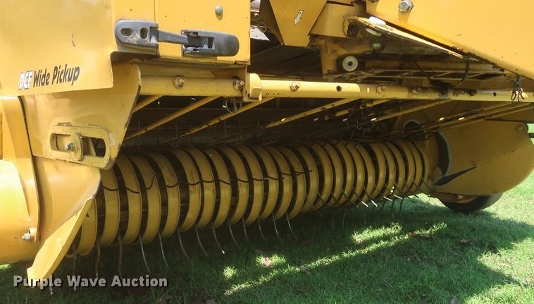 image for item DH0918 2006 Vermeer 605M round baler