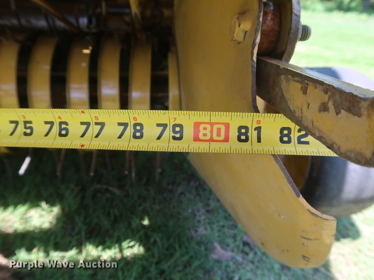 image for item DH0918 2006 Vermeer 605M round baler