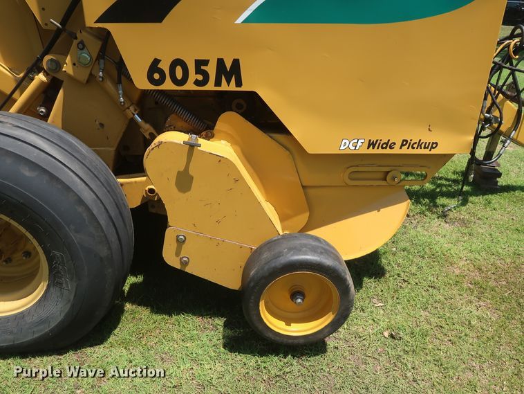 image for item DH0918 2006 Vermeer 605M round baler