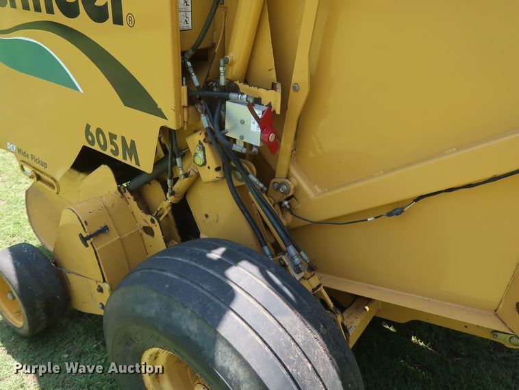 image for item DH0918 2006 Vermeer 605M round baler