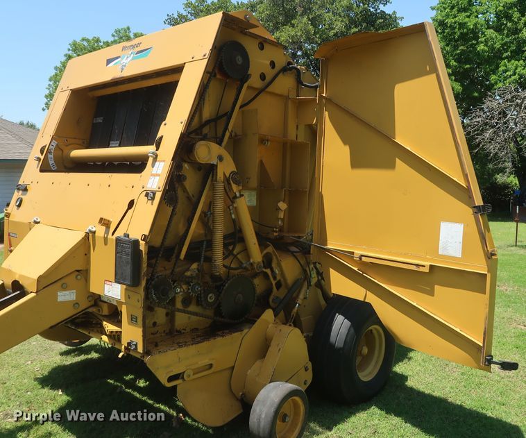 image for item DH0918 2006 Vermeer 605M round baler