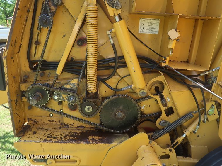 image for item DH0918 2006 Vermeer 605M round baler