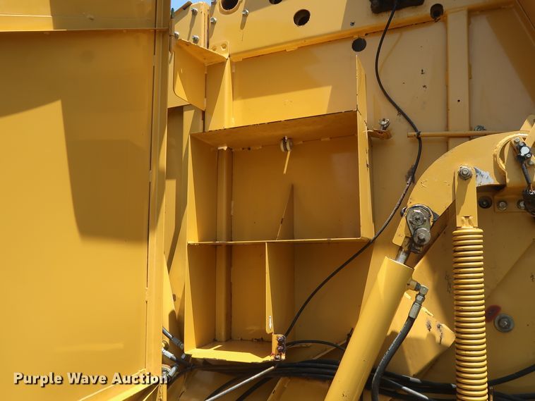 image for item DH0918 2006 Vermeer 605M round baler