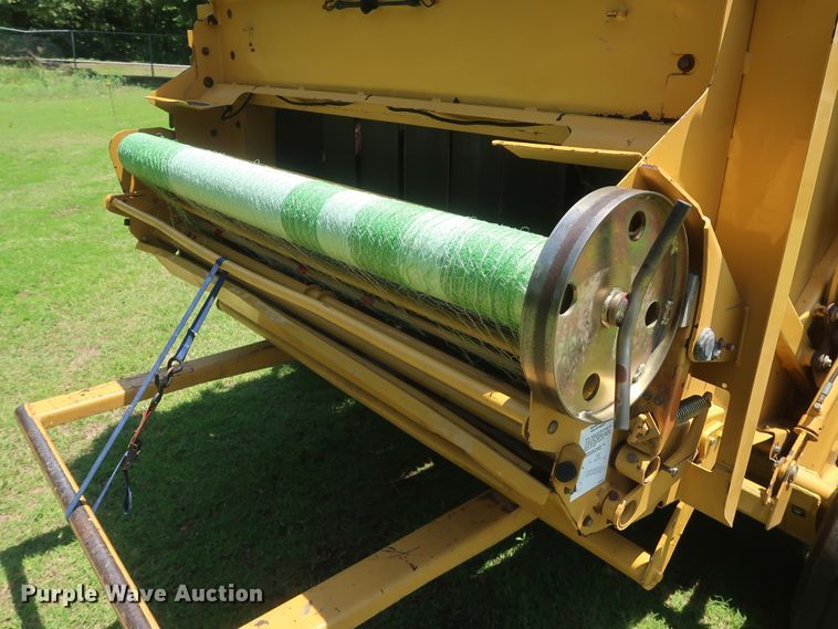 image for item DH0918 2006 Vermeer 605M round baler
