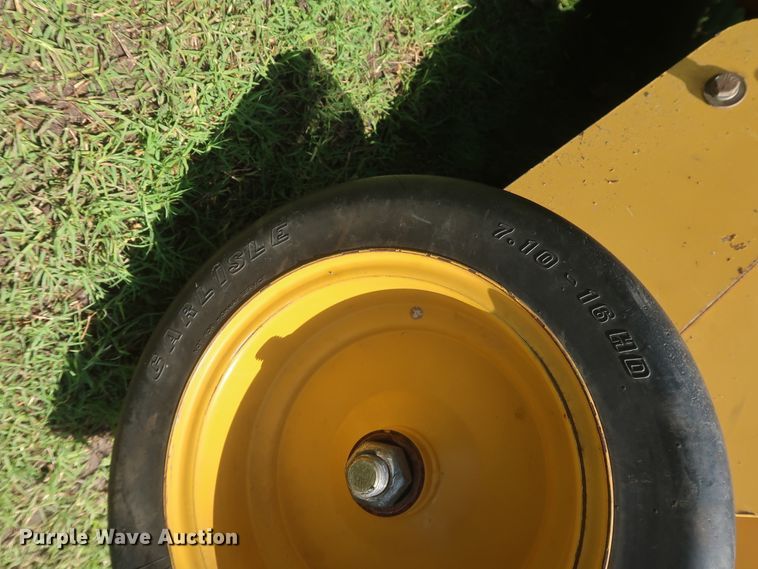 image for item DH0918 2006 Vermeer 605M round baler