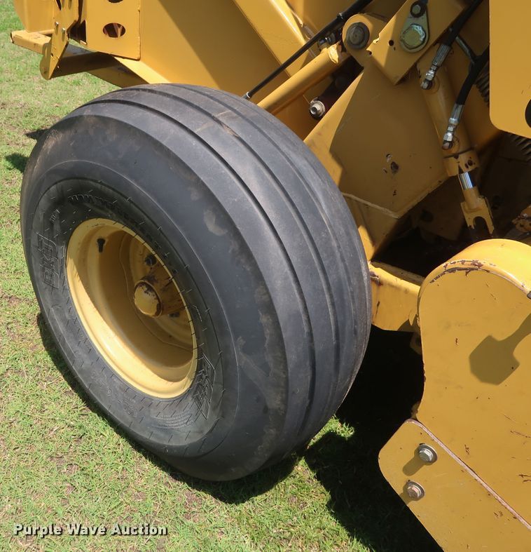 image for item DH0918 2006 Vermeer 605M round baler