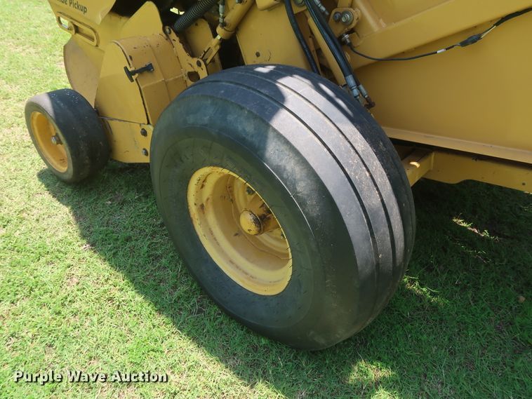 image for item DH0918 2006 Vermeer 605M round baler