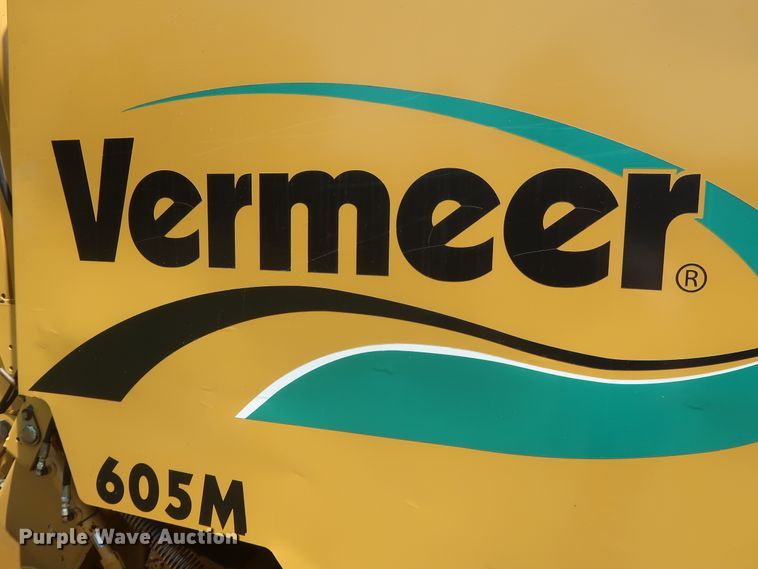 image for item DH0918 2006 Vermeer 605M round baler