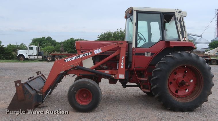 image for item DH0923 1979 International 1486  tractor