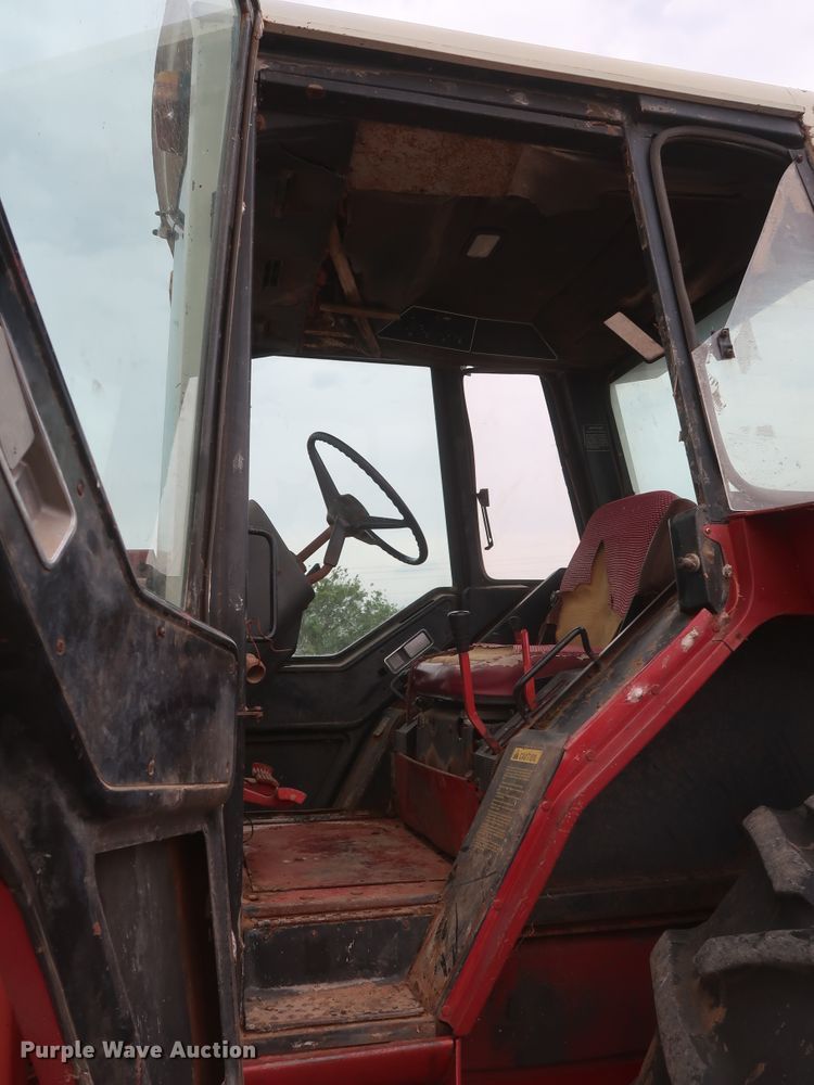 image for item DH0923 1979 International 1486  tractor