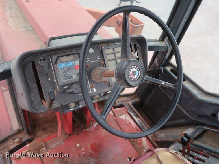 image for item DH0923 1979 International 1486  tractor
