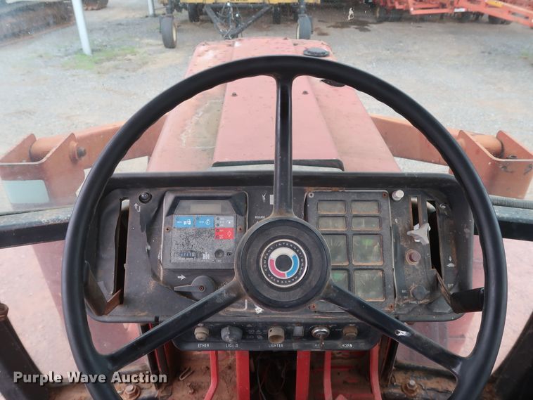 image for item DH0923 1979 International 1486  tractor
