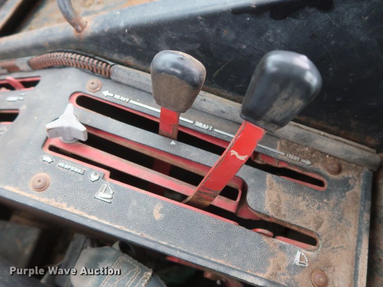 image for item DH0923 1979 International 1486  tractor