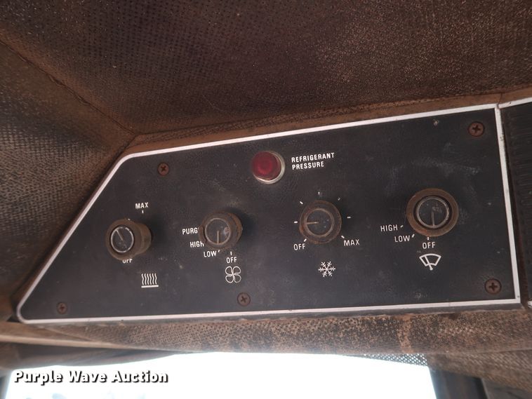 image for item DH0923 1979 International 1486  tractor