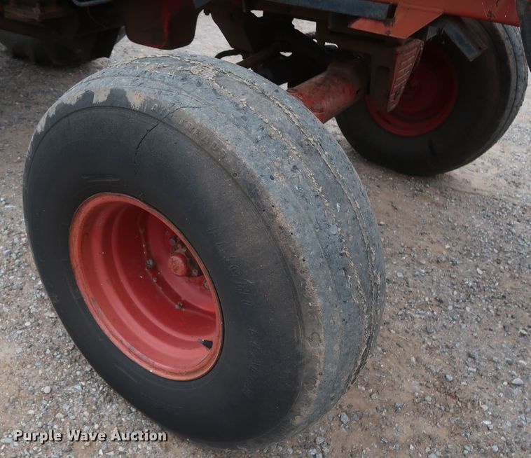 image for item DH0923 1979 International 1486  tractor