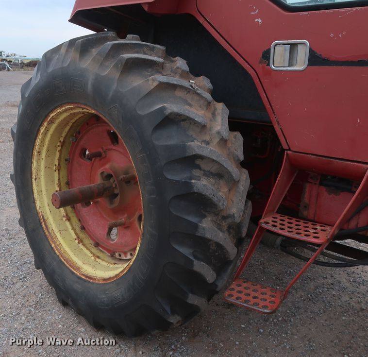 image for item DH0923 1979 International 1486  tractor