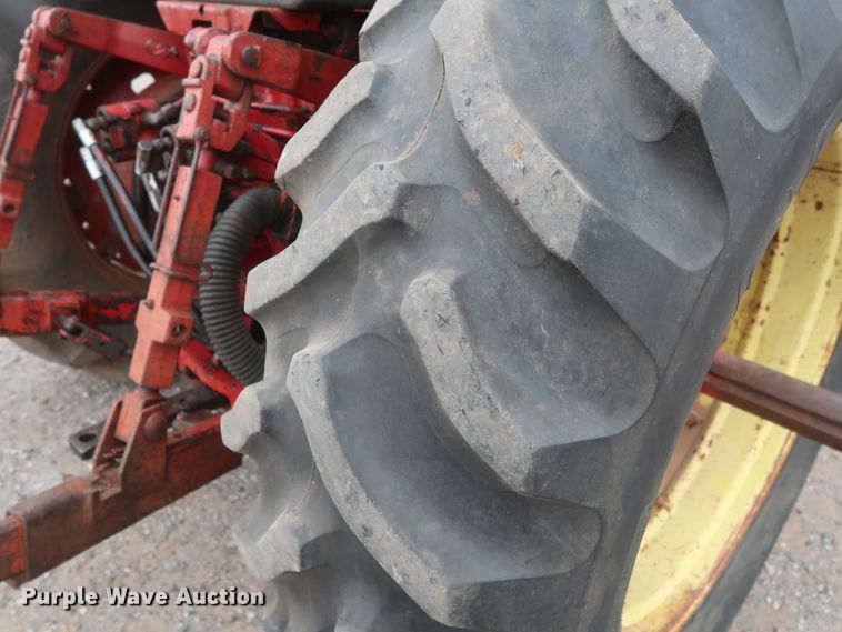 image for item DH0923 1979 International 1486  tractor